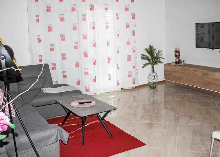 Silvia-2 By Interhome Daire