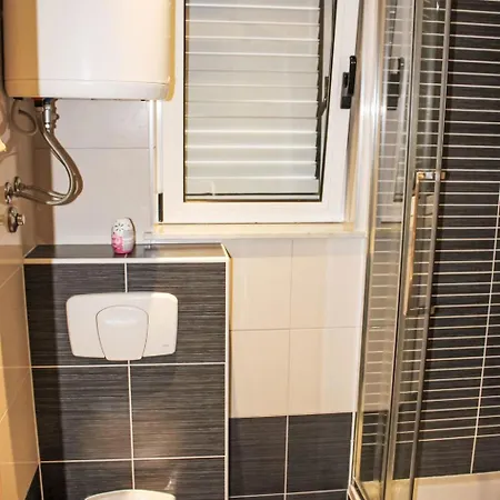 Apartmán Silvia-2 By Interhome Makarská